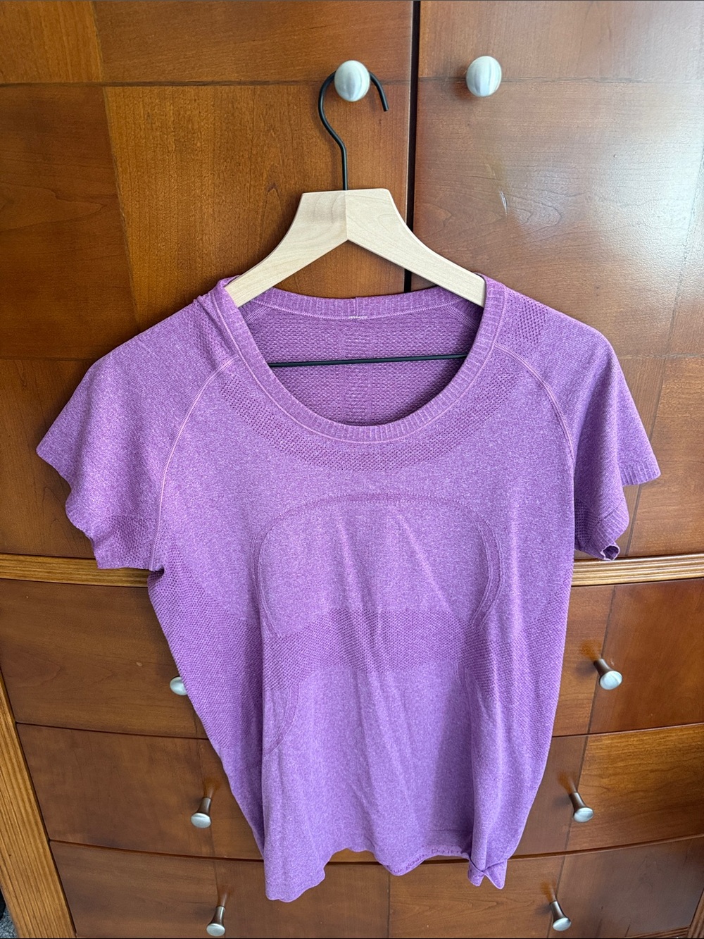 Lulu lemon size 12 Women's Short Sleeve Athletic Tee - Purples